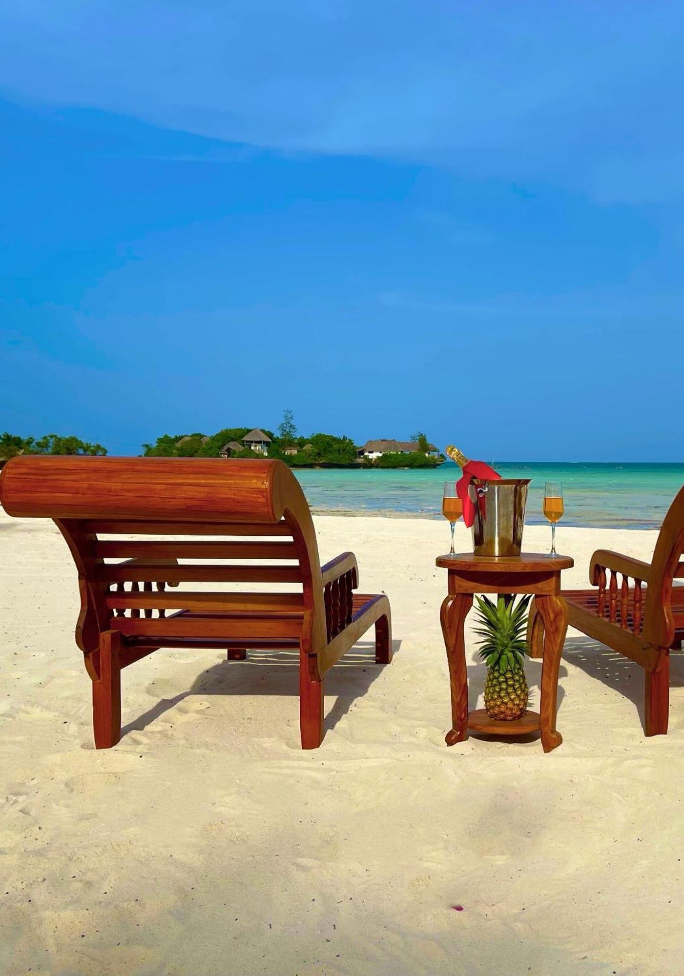 Karibu Beach Resort Pongwe Exterior photo
